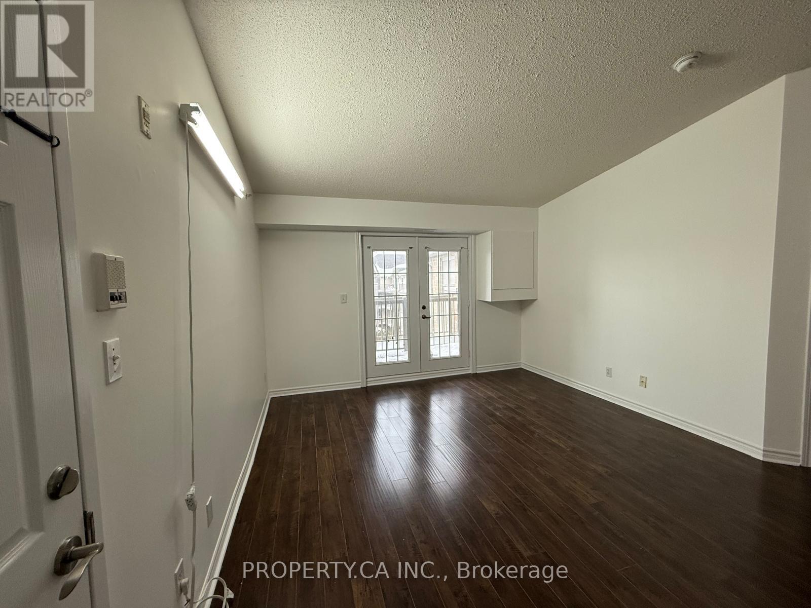 406 - 1460 Bishops Gate, Oakville, Ontario  L6M 4N5 - Photo 3 - W12785552