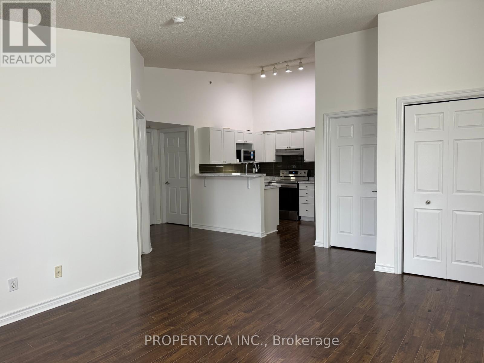 406 - 1460 Bishops Gate, Oakville, Ontario  L6M 4N5 - Photo 4 - W12785552