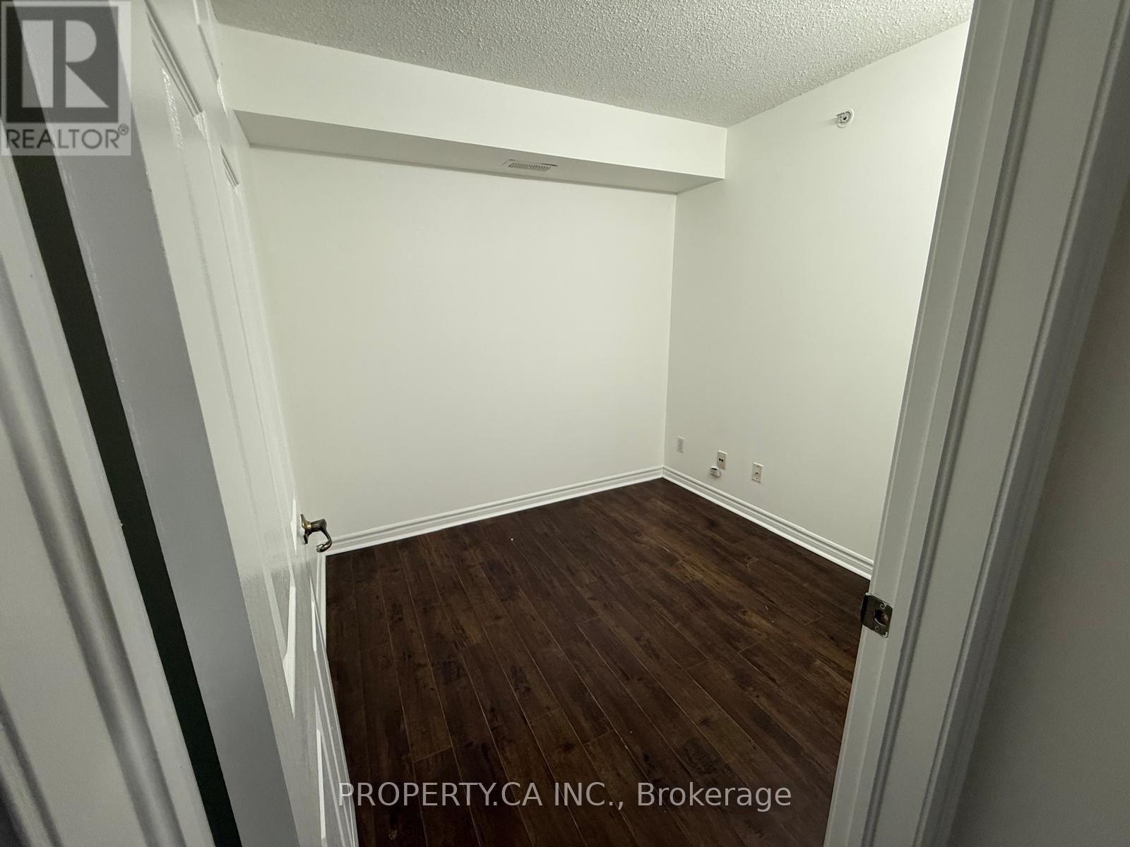 406 - 1460 Bishops Gate, Oakville, Ontario  L6M 4N5 - Photo 9 - W12785552