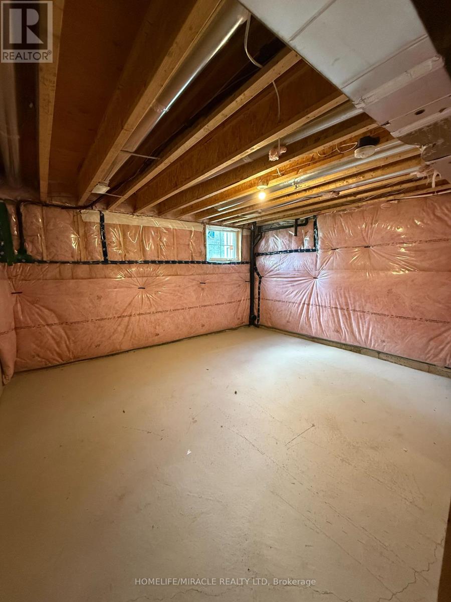 8 Pomarine Way, Brampton, Ontario  L6X 0E4 - Photo 18 - W12785572