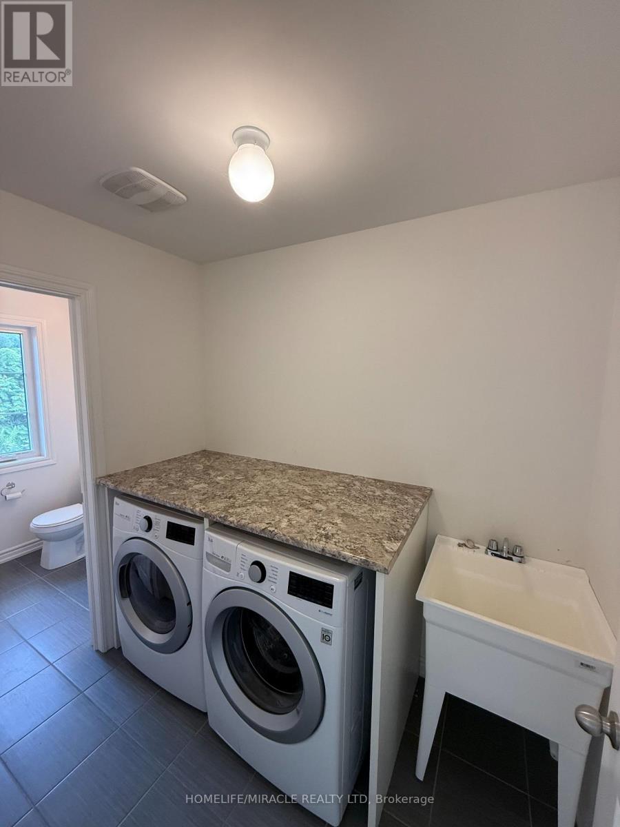 8 Pomarine Way, Brampton, Ontario  L6X 0E4 - Photo 6 - W12785572