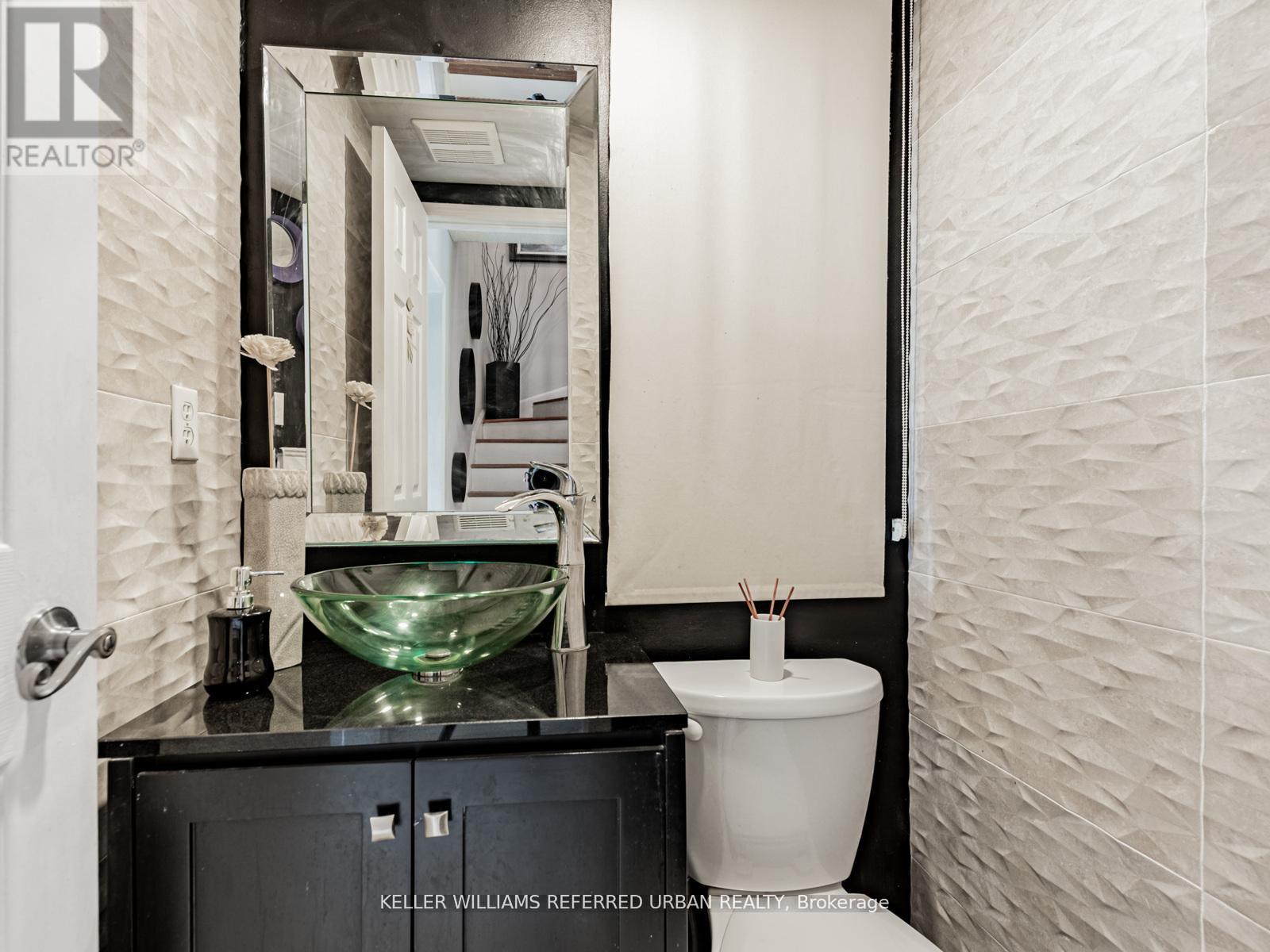 219 Touchstone Drive, Toronto, Ontario  M6M 5J9 - Photo 10 - W12785606