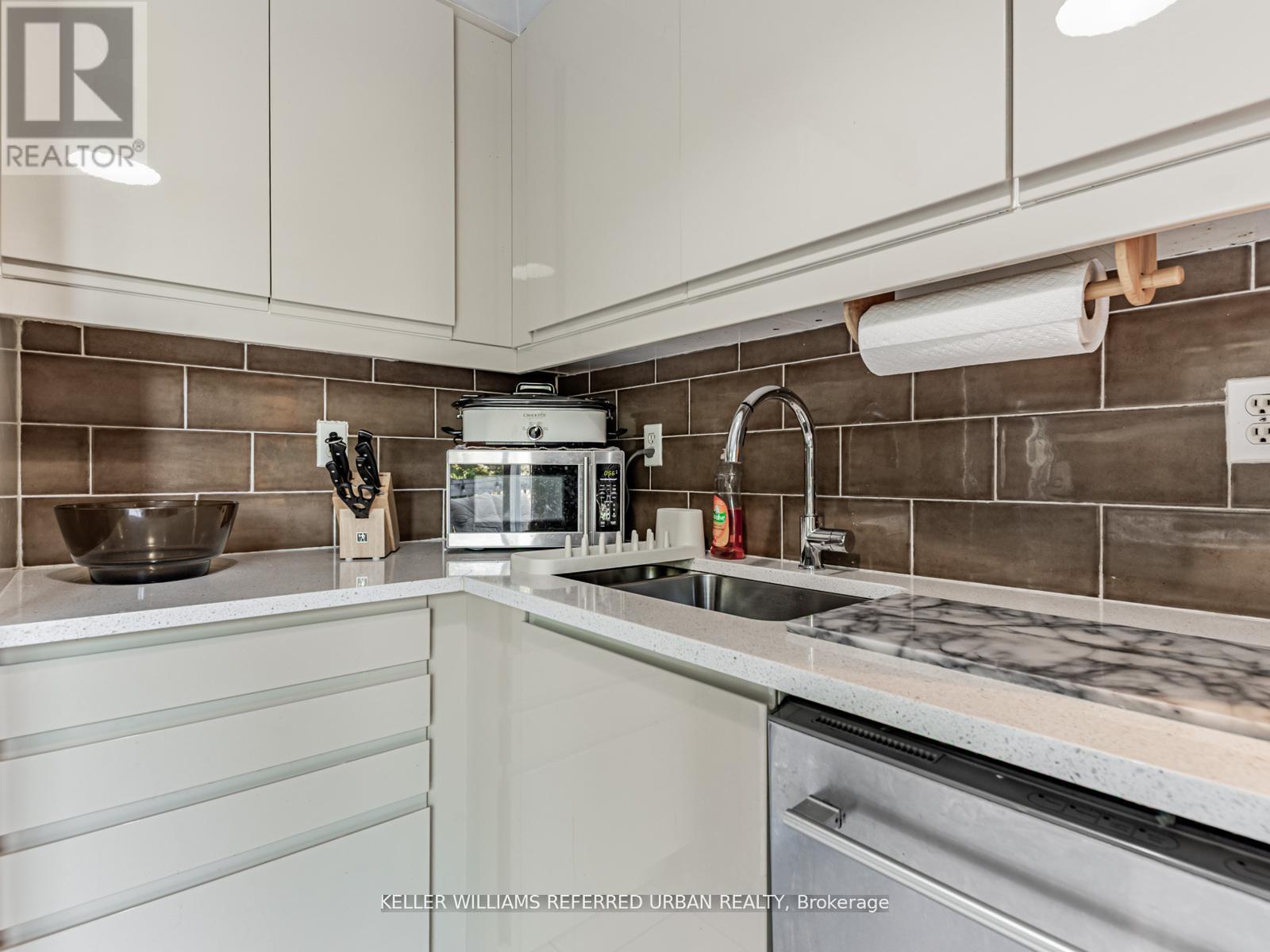 219 Touchstone Drive, Toronto, Ontario  M6M 5J9 - Photo 13 - W12785606