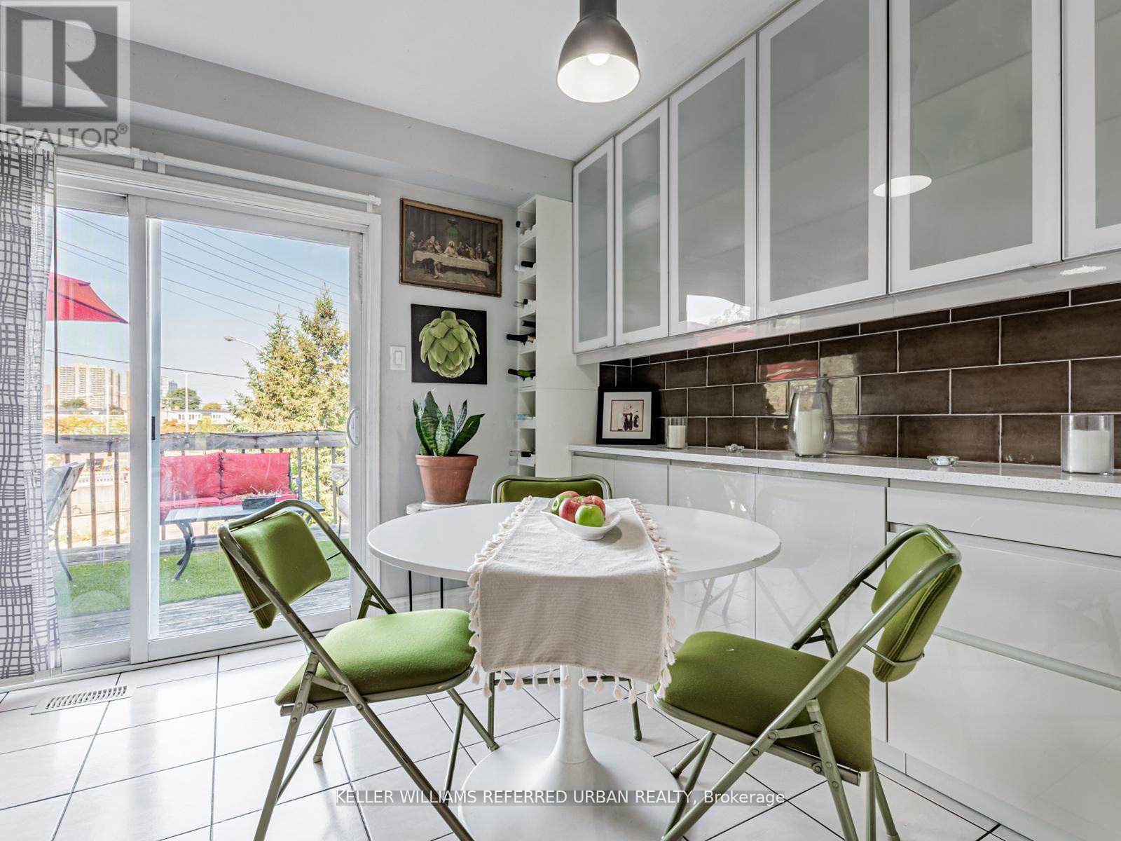 219 Touchstone Drive, Toronto, Ontario  M6M 5J9 - Photo 16 - W12785606