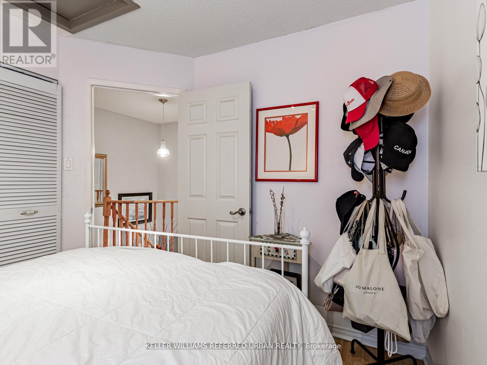 219 Touchstone Drive, Toronto, Ontario  M6M 5J9 - Photo 23 - W12785606