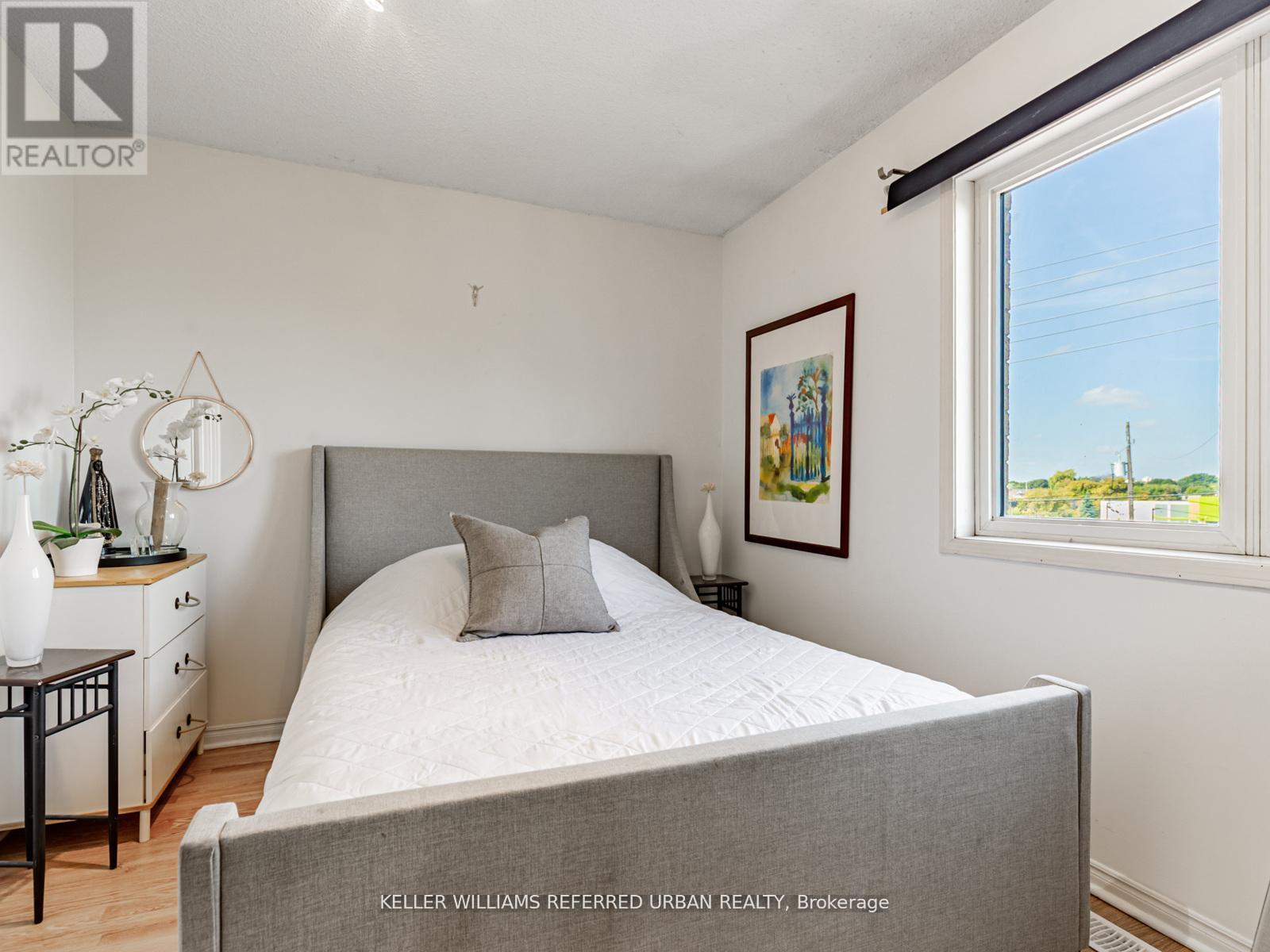 219 Touchstone Drive, Toronto, Ontario  M6M 5J9 - Photo 27 - W12785606