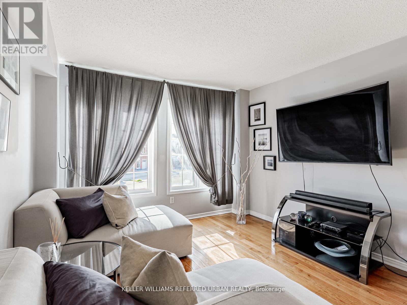 219 Touchstone Drive, Toronto, Ontario  M6M 5J9 - Photo 6 - W12785606