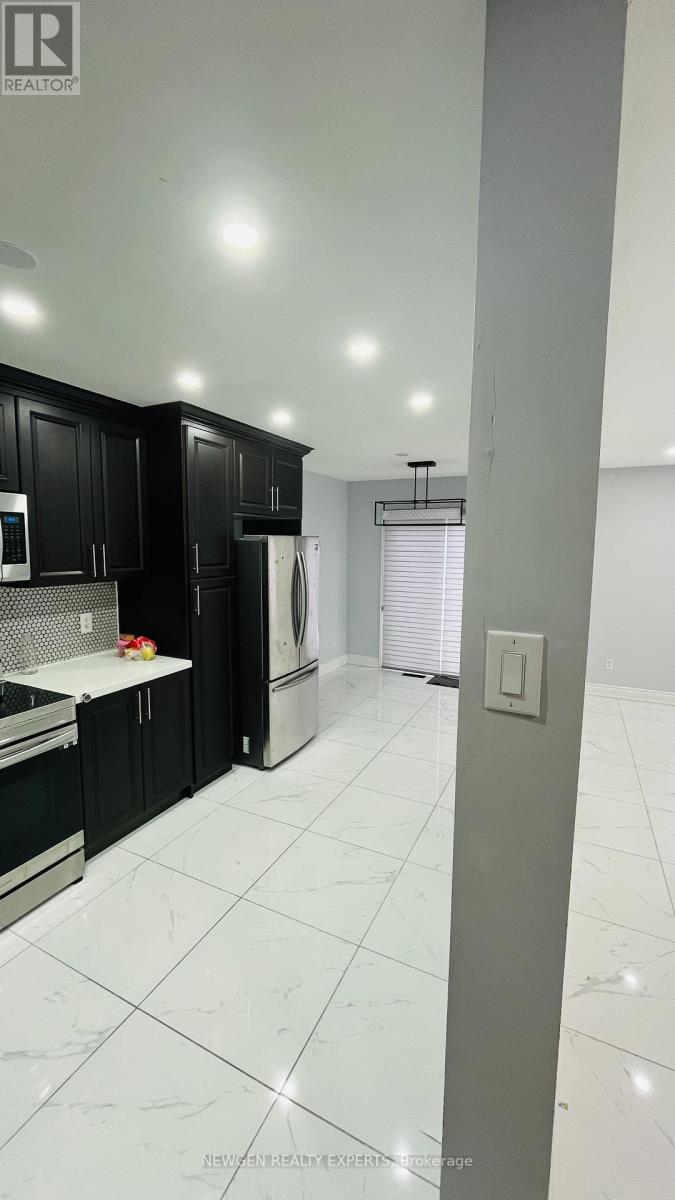 803 Deveron Crescent W, London South, Ontario  N5Z 5B4 - Photo 4 - X12785546