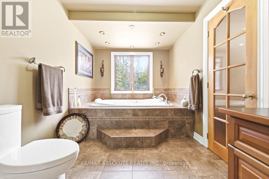 206 Deerwood Drive, Ottawa, Ontario  K0A 2H0 - Photo 19 - X12785612