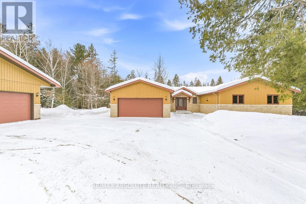 206 Deerwood Drive, Ottawa, Ontario  K0A 2H0 - Photo 2 - X12785612