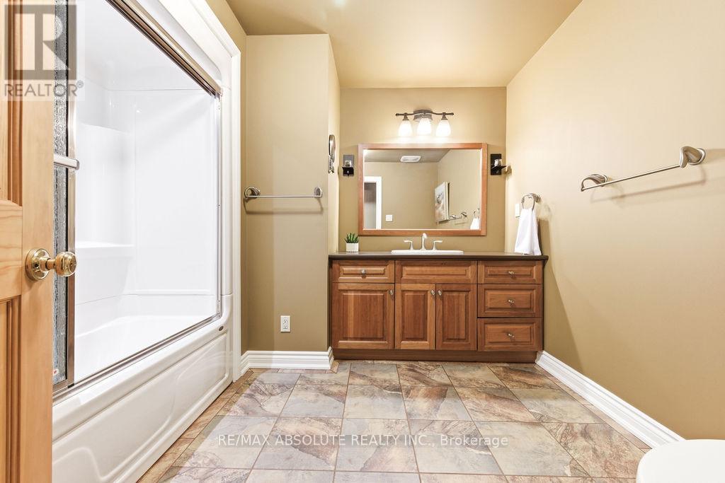 206 Deerwood Drive, Ottawa, Ontario  K0A 2H0 - Photo 25 - X12785612