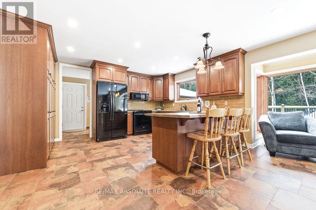 206 Deerwood Drive, Ottawa, Ontario  K0A 2H0 - Photo 9 - X12785612