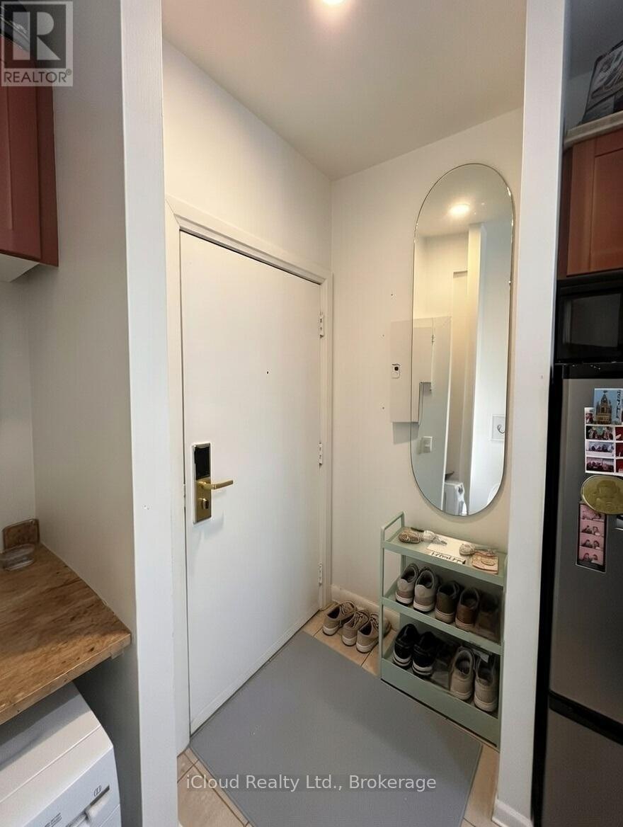 226 - 2737 KEELE STREET, Toronto, Ontario