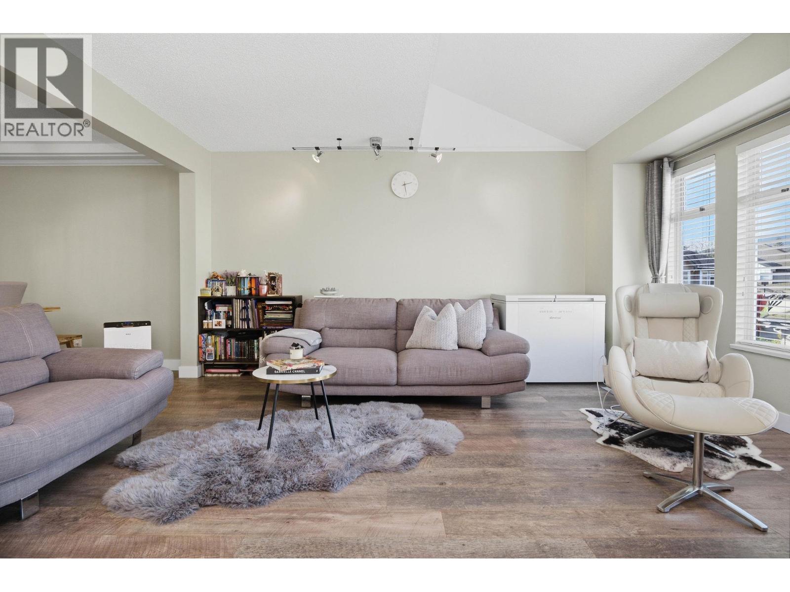 817 Roche Point Drive, North Vancouver, British Columbia  V7H 2W3 - Photo 3 - R3089639