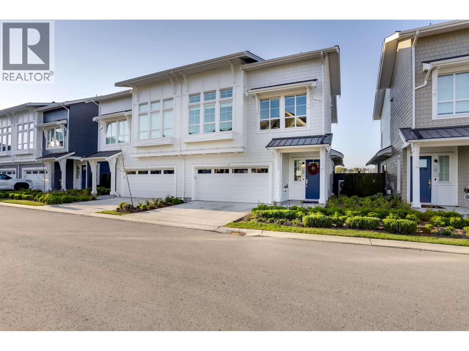 100 5311 Admiral Way, Delta, British Columbia  V4K 0E2 - Photo 1 - R3089646