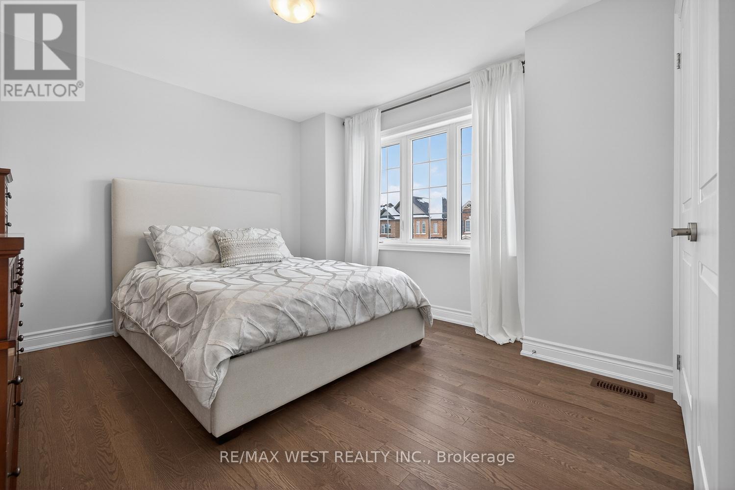 90 Watershed Gate, East Gwillimbury, Ontario  L9N 0Y2 - Photo 24 - N12785632