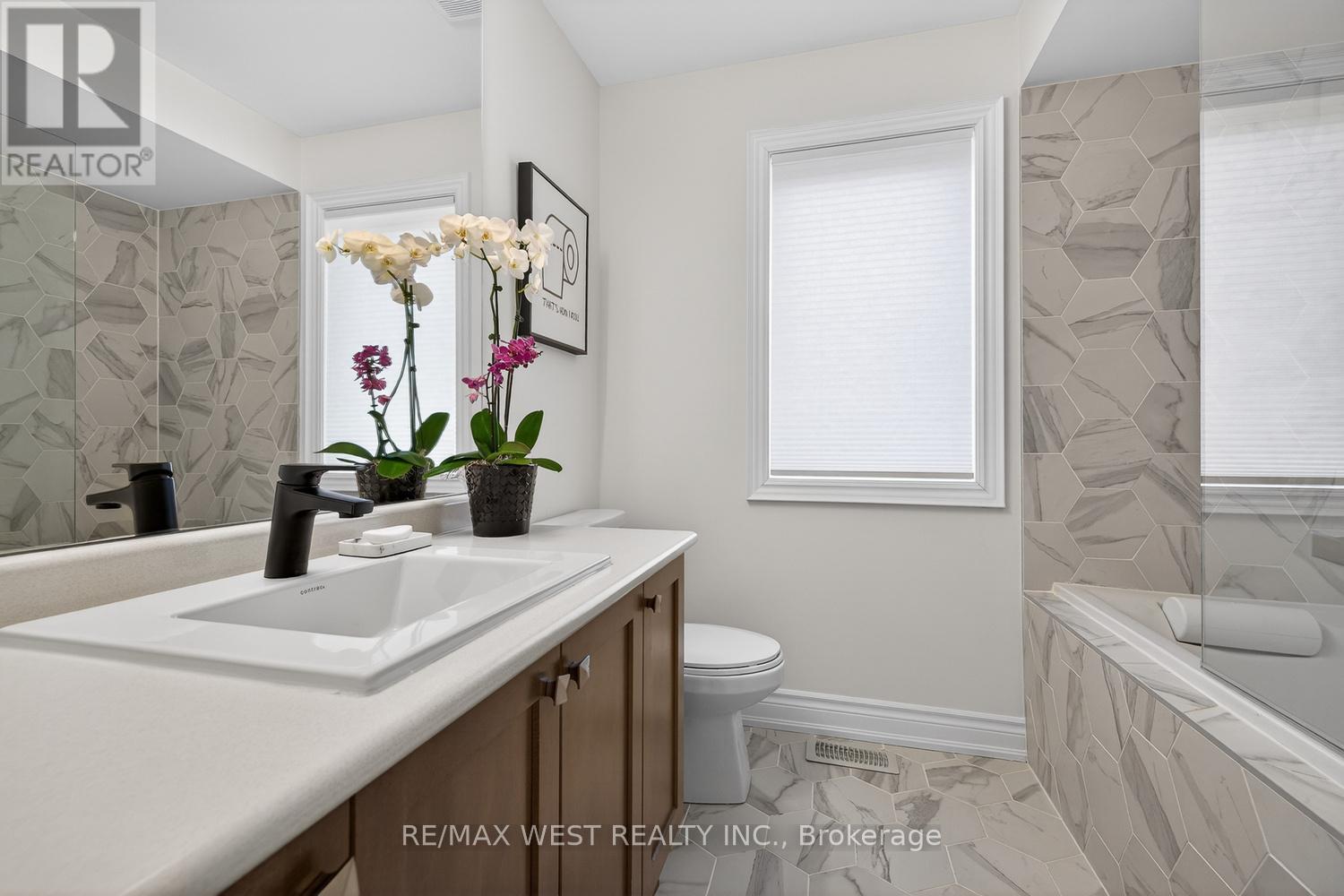 90 Watershed Gate, East Gwillimbury, Ontario  L9N 0Y2 - Photo 30 - N12785632