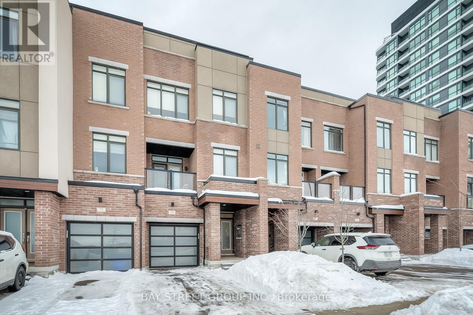 70 Salterton Circle, Vaughan, Ontario  L6A 4Z2 - Photo 2 - N12785654