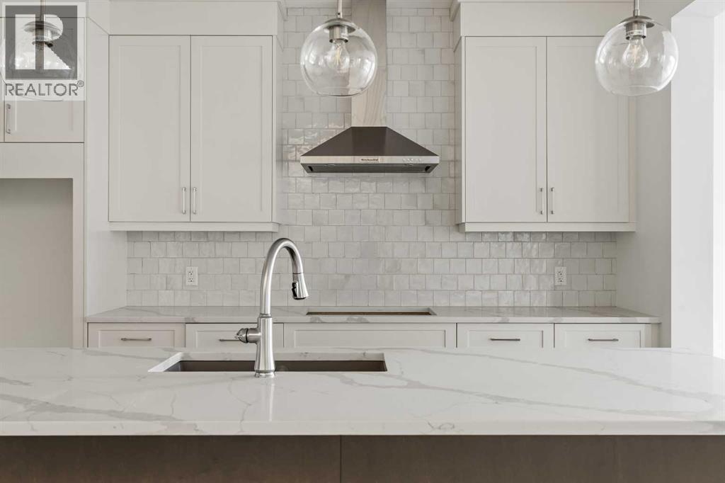 208 Starling Place Nw, Calgary, Alberta  T3P 2W2 - Photo 5 - A2278415