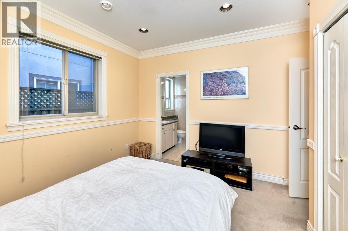 Listing Picture 24 of 29 : 3820 LOCKHART ROAD, Richmond / 烈治文 - 魯藝地產 Yvonne Lu Group - MLS Medallion Club Member