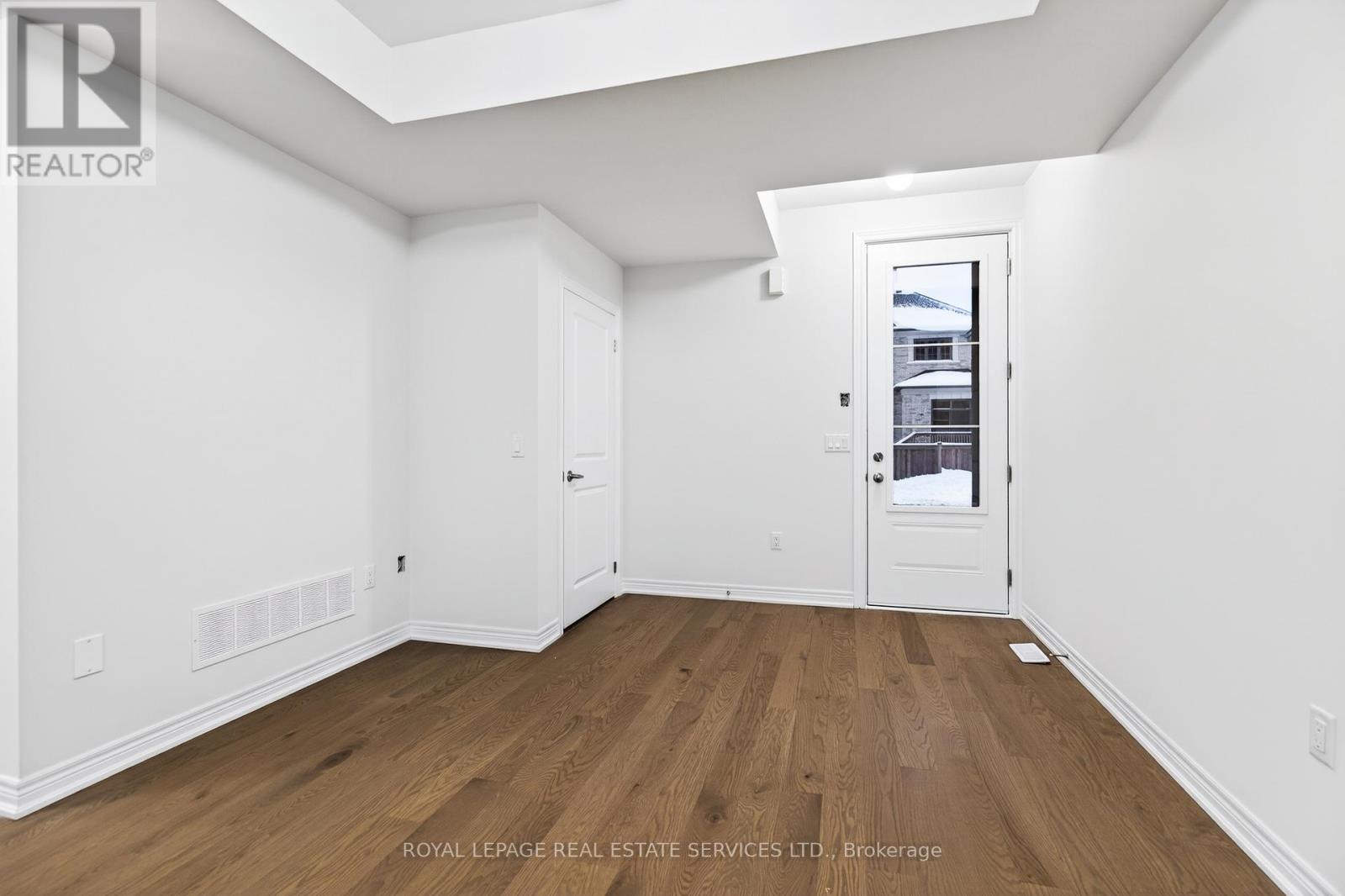 Unit 2 - 3205 Sixth Line, Oakville, Ontario  L6H 0V8 - Photo 3 - W12785616