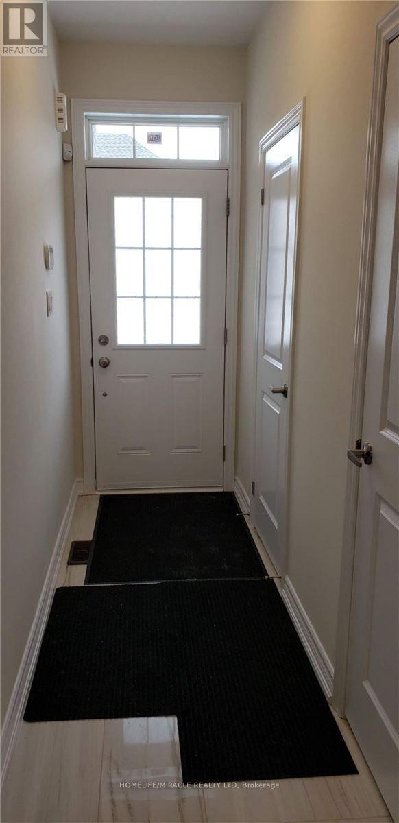 48 Frenchpark Circle, Brampton, Ontario  L6X 0Y6 - Photo 3 - W12785652