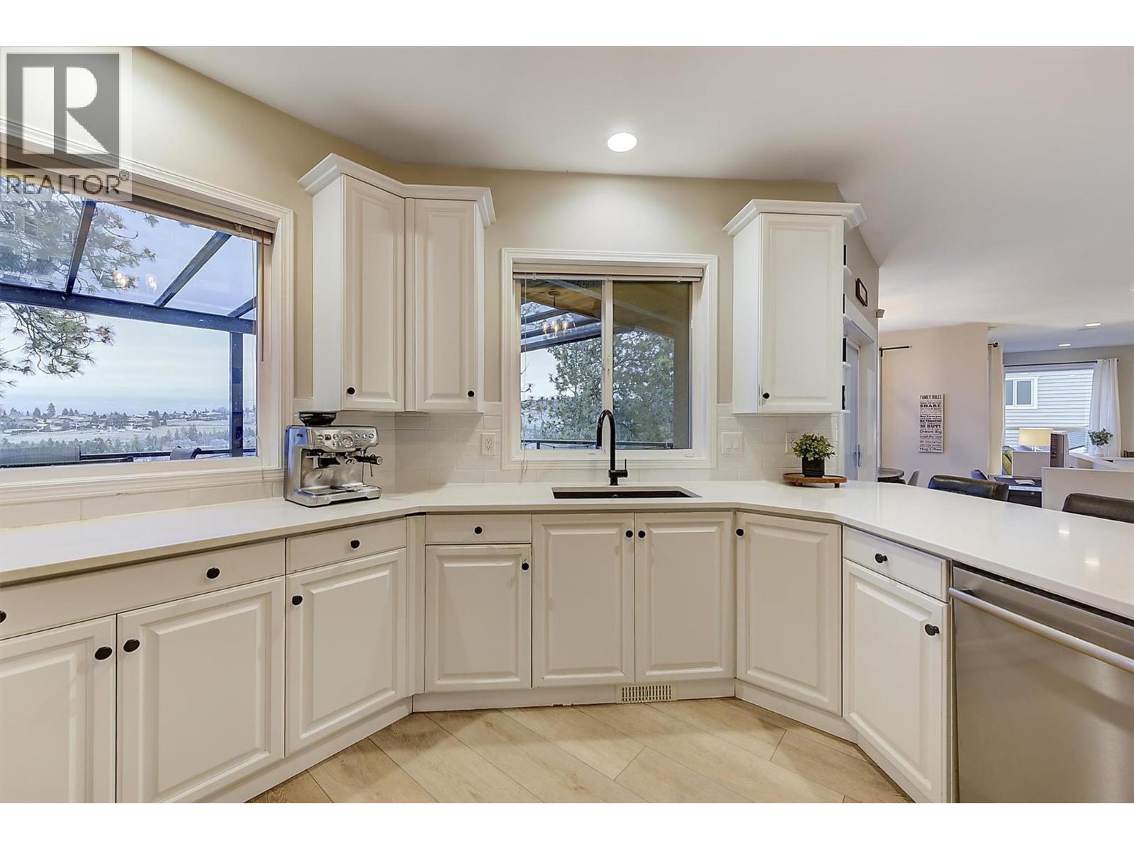 2063 Horizon Drive, West Kelowna, British Columbia  V1Z 3N4 - Photo 9 - 10374222