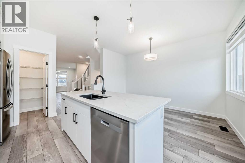 21258 Sheriff King Street Sw, Calgary, Alberta  T2X 5M6 - Photo 7 - A2284436