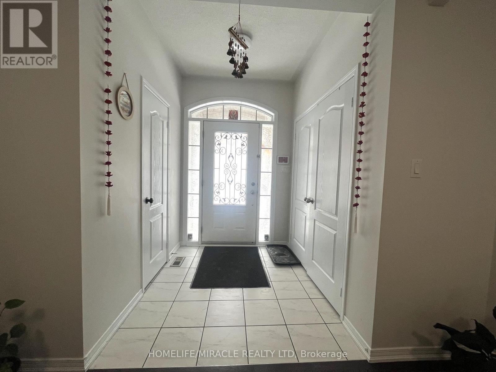 1527 Winville Road, Pickering, Ontario  L1X 0B8 - Photo 2 - E12785610