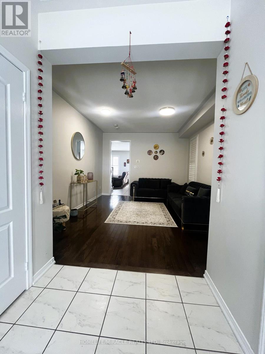 1527 Winville Road, Pickering, Ontario  L1X 0B8 - Photo 4 - E12785610