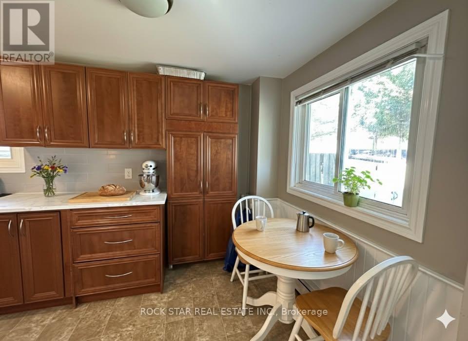 62 Corbett Drive, Barrie, Ontario  L4M 5V2 - Photo 10 - S12785662