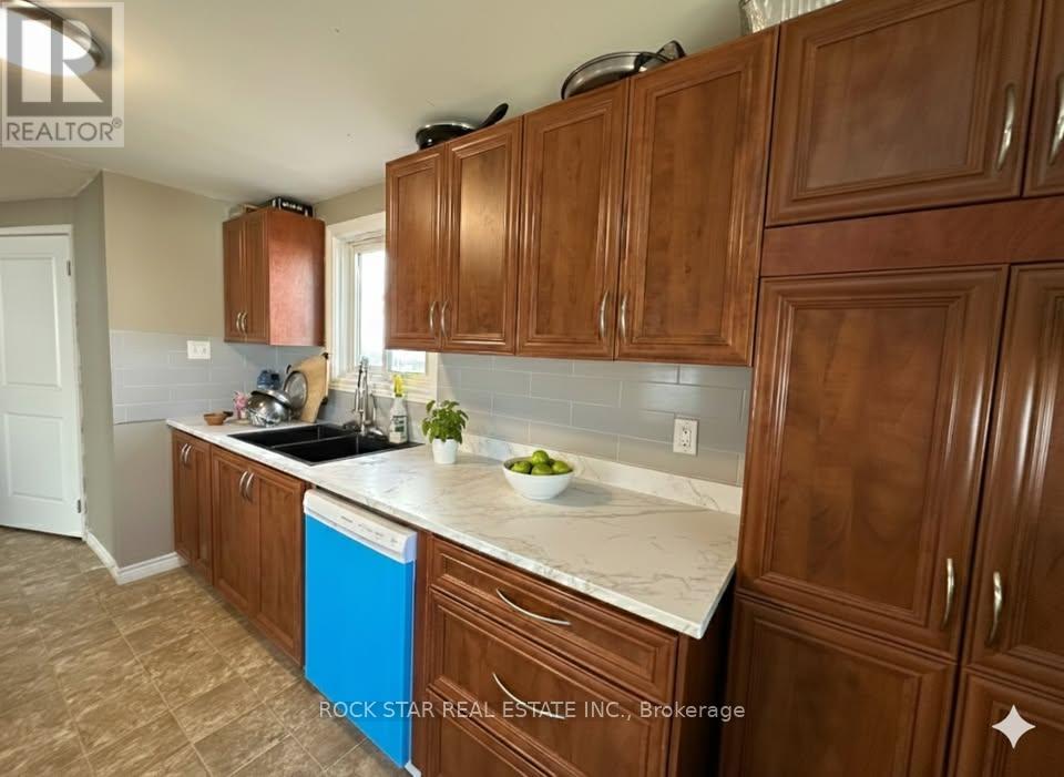 62 Corbett Drive, Barrie, Ontario  L4M 5V2 - Photo 11 - S12785662