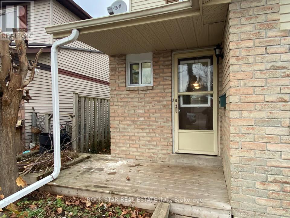 62 Corbett Drive, Barrie, Ontario  L4M 5V2 - Photo 4 - S12785662