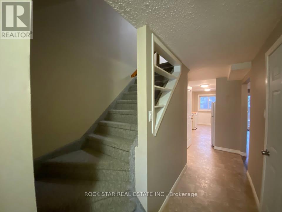 62 Corbett Drive, Barrie, Ontario  L4M 5V2 - Photo 5 - S12785662