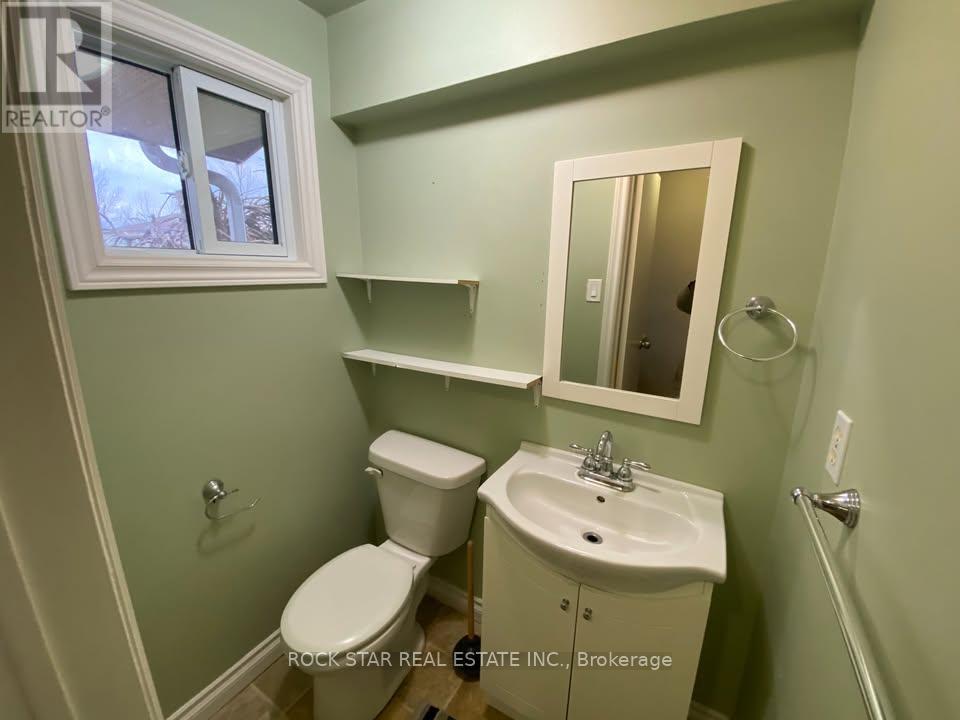 62 Corbett Drive, Barrie, Ontario  L4M 5V2 - Photo 6 - S12785662