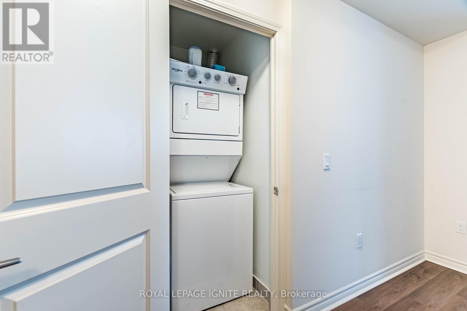 602 - 349 Rathburn Road W, Mississauga, Ontario  L5B 0G9 - Photo 10 - W12785678