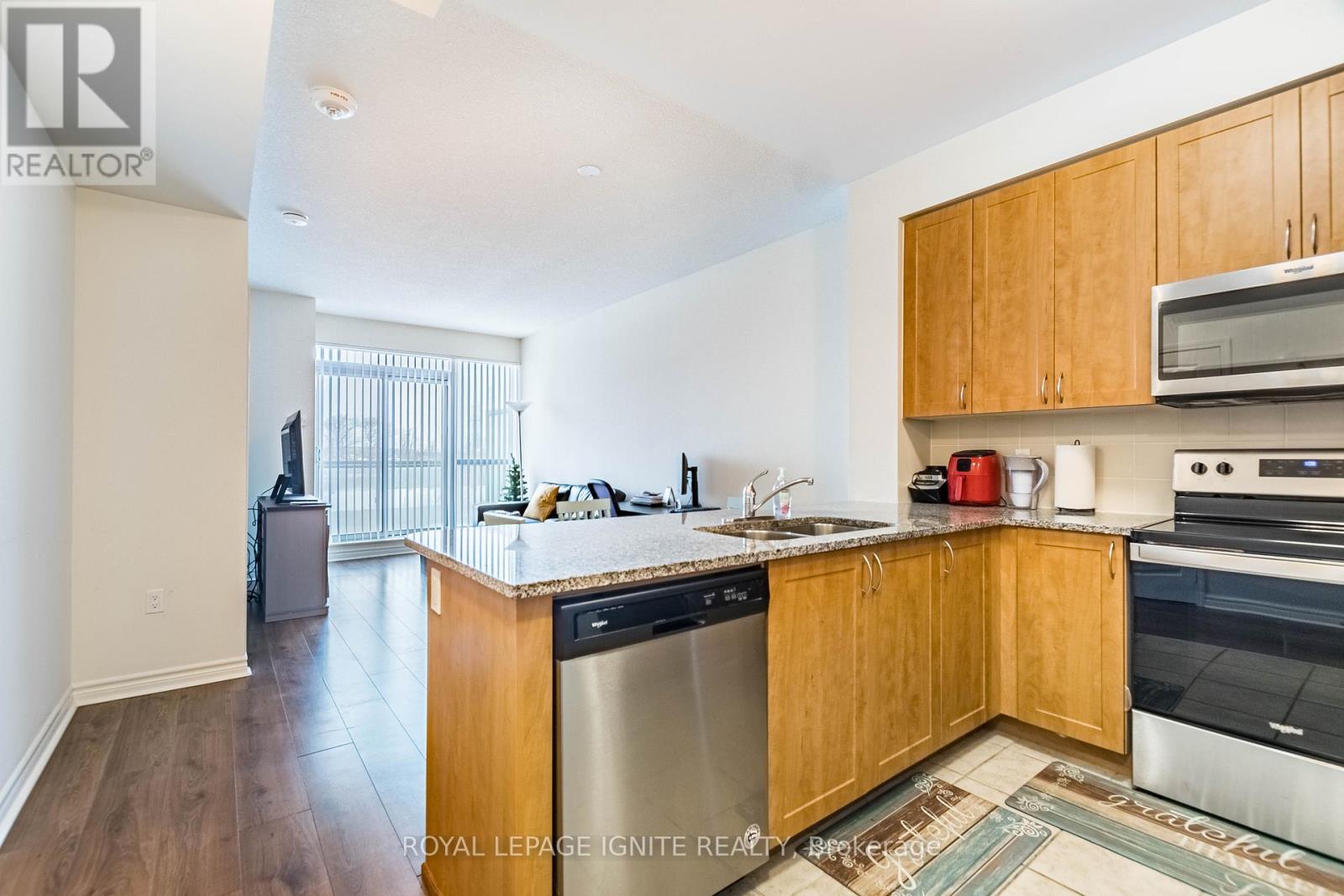 602 - 349 Rathburn Road W, Mississauga, Ontario  L5B 0G9 - Photo 4 - W12785678
