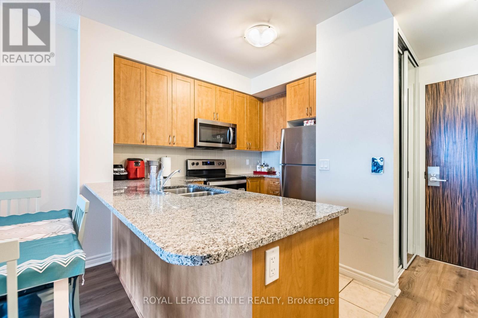 602 - 349 Rathburn Road W, Mississauga, Ontario  L5B 0G9 - Photo 6 - W12785678