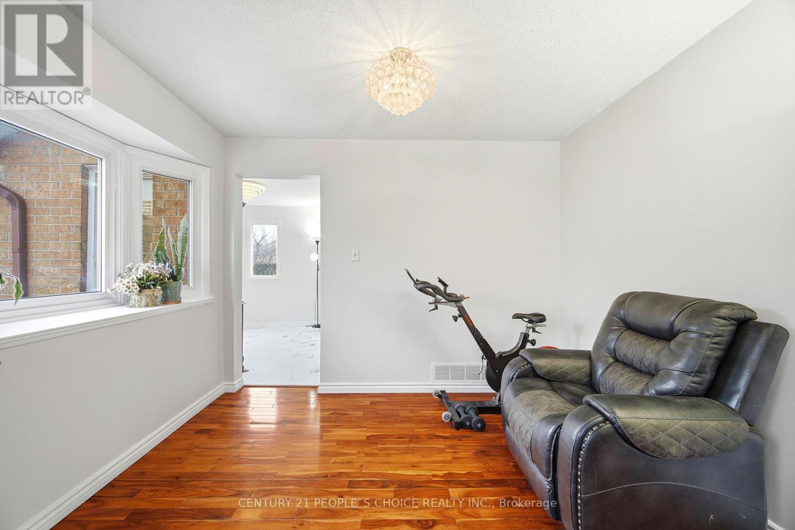 141 Havelock Drive, Brampton, Ontario  L6W 4E7 - Photo 10 - W12785706