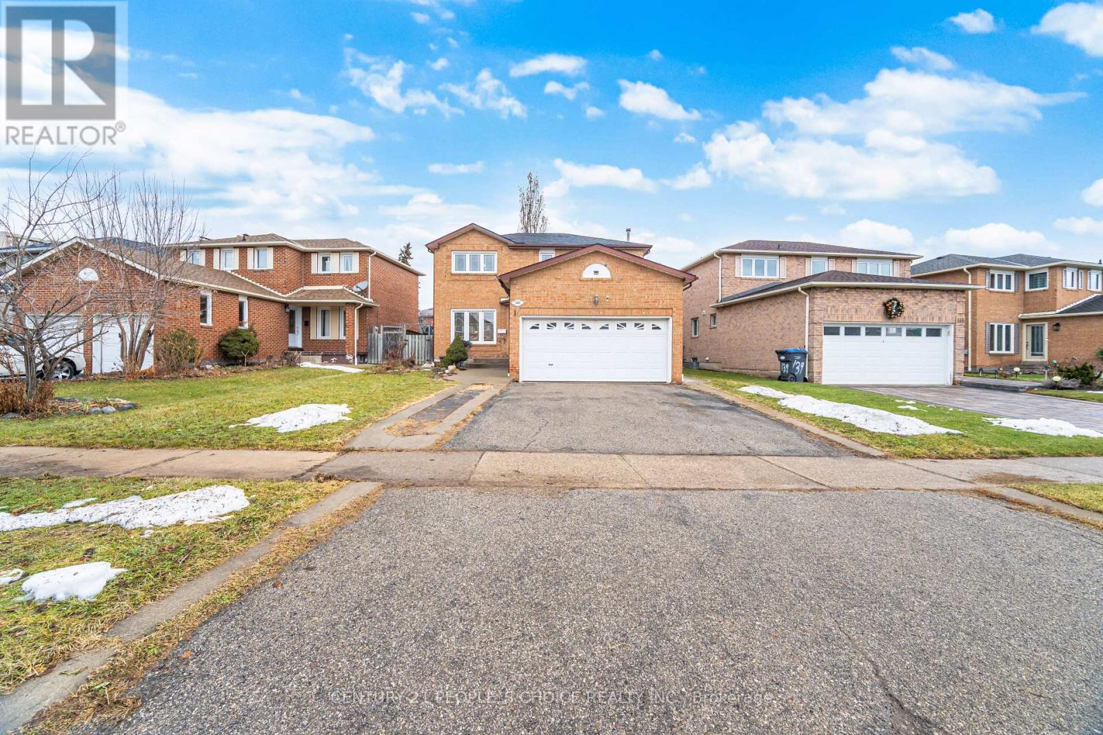 141 Havelock Drive, Brampton, Ontario  L6W 4E7 - Photo 4 - W12785706