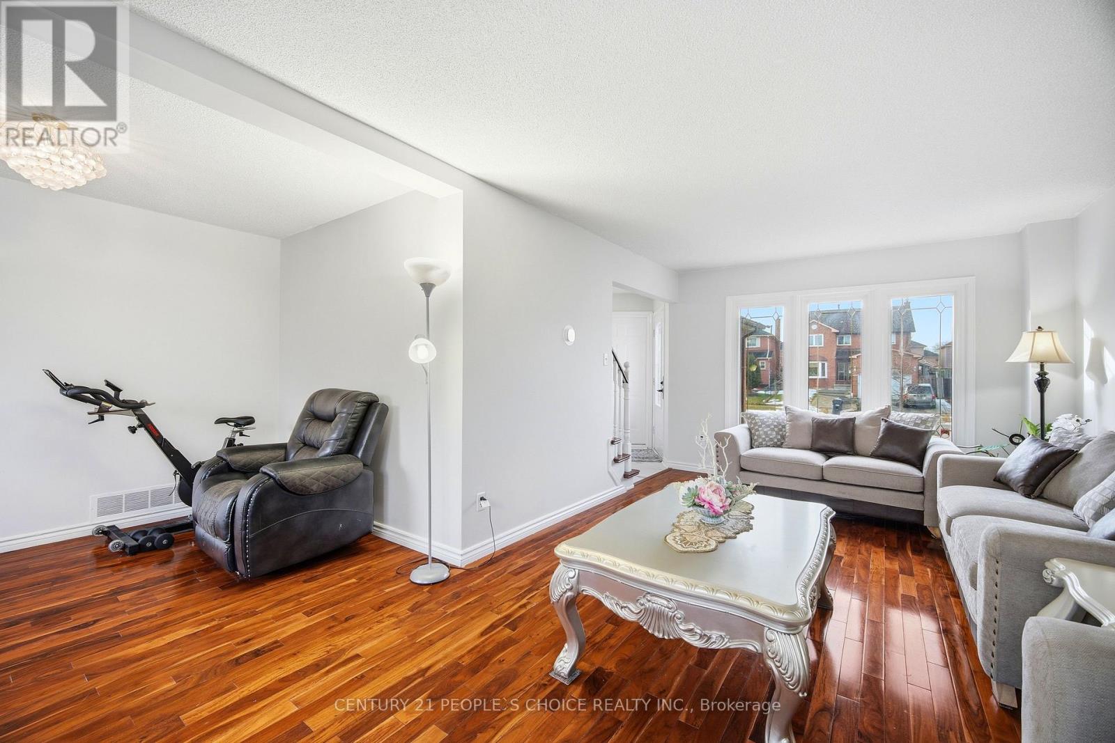 141 Havelock Drive, Brampton, Ontario  L6W 4E7 - Photo 9 - W12785706