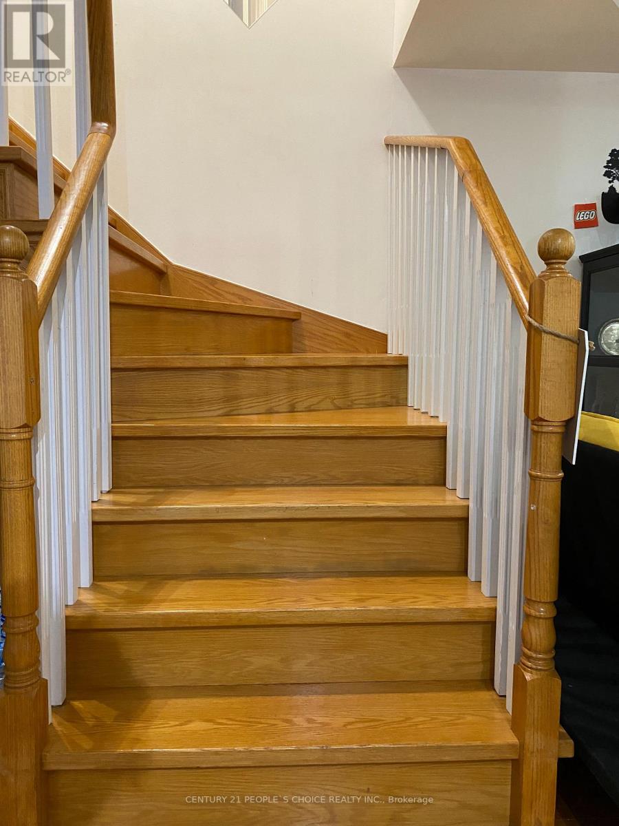 7128 Magistrate Terrace, Mississauga, Ontario  L5W 1E3 - Photo 12 - W12785714