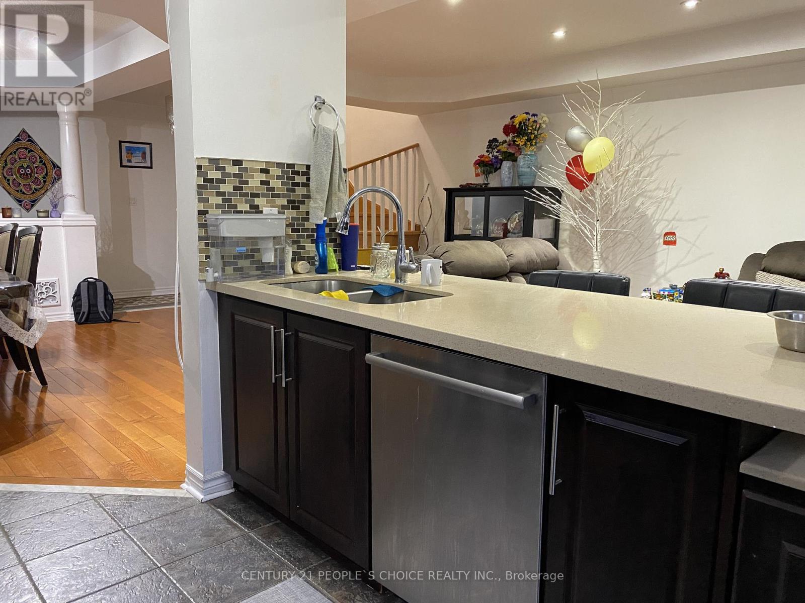 7128 Magistrate Terrace, Mississauga, Ontario  L5W 1E3 - Photo 9 - W12785714