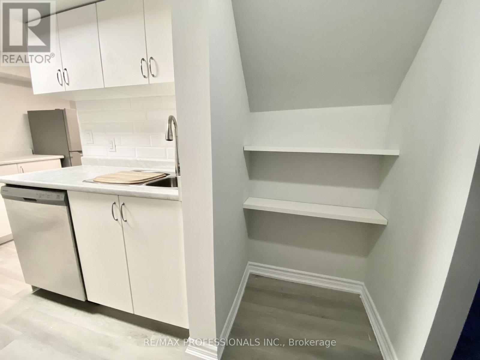 Lower - 77 Roseneath Crescent, Kitchener, Ontario  N2E 1V8 - Photo 4 - X12785712