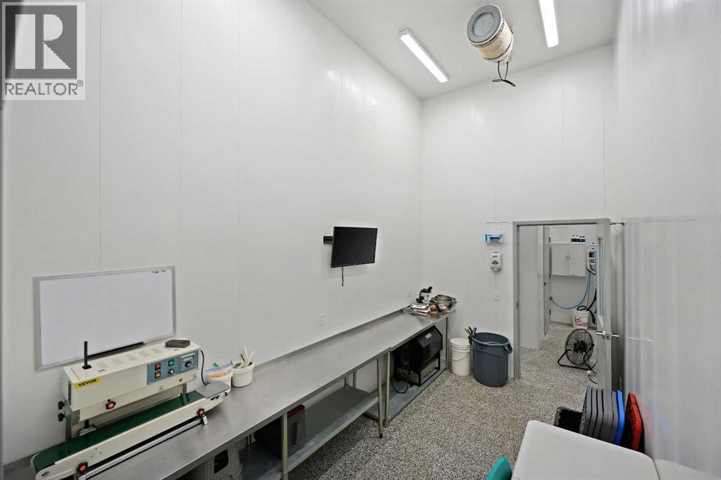 25113 Twp Rd 272, Rural Rocky View County, Alberta  T4B 4Y7 - Photo 37 - A2264162