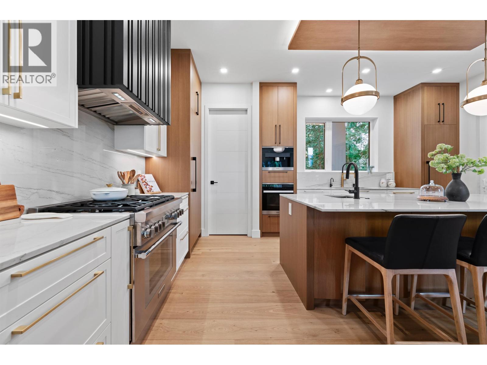 4528 Skyline Drive, North Vancouver, British Columbia  V7R 3H1 - Photo 11 - R3089495