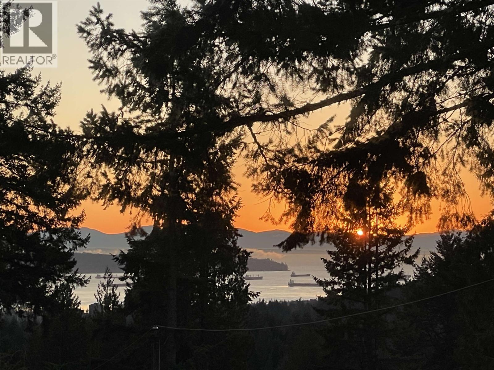 4528 Skyline Drive, North Vancouver, British Columbia  V7R 3H1 - Photo 27 - R3089495