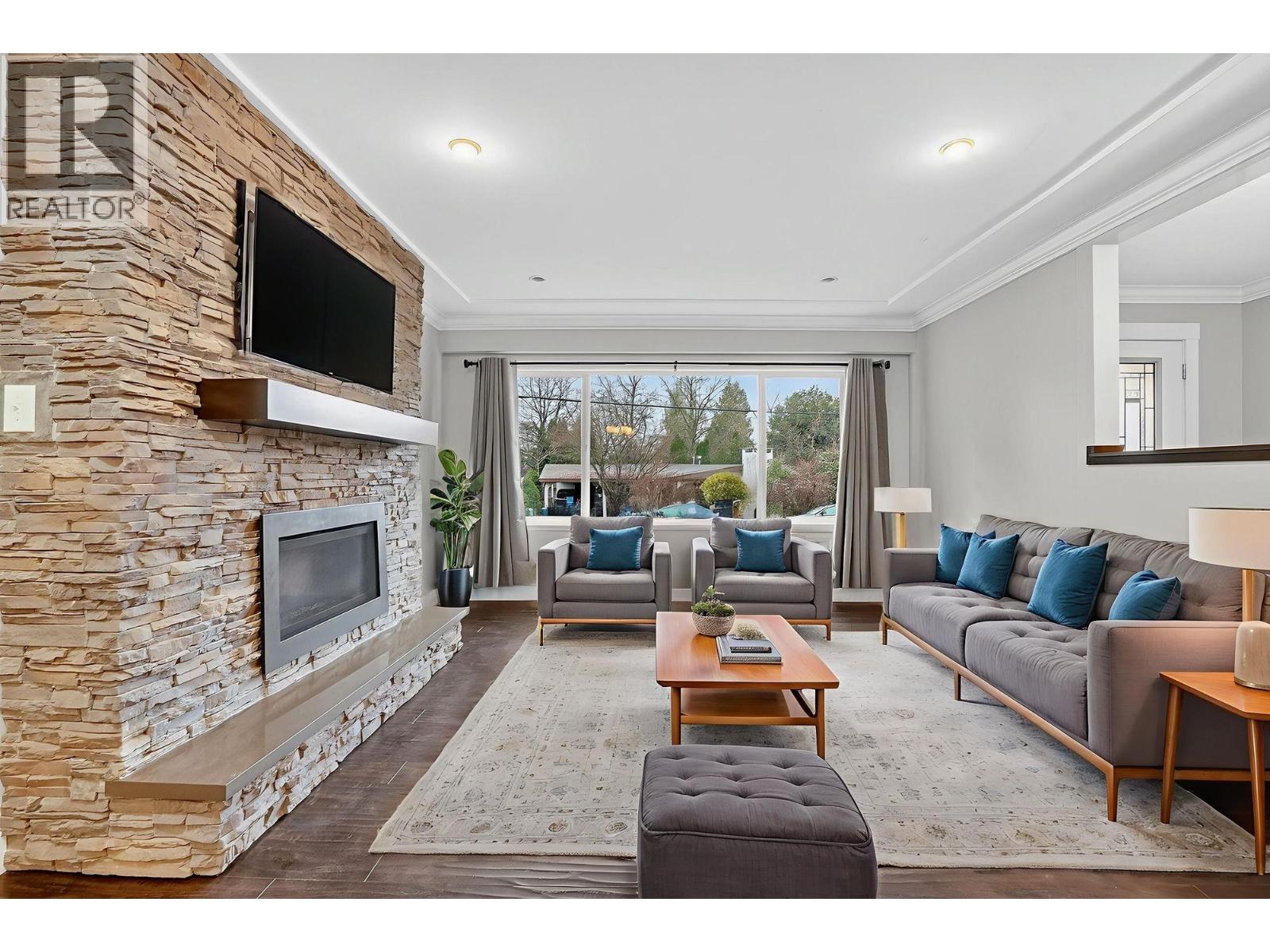 12106 214 Street, Maple Ridge, British Columbia  V2X 5E1 - Photo 3 - R3089559