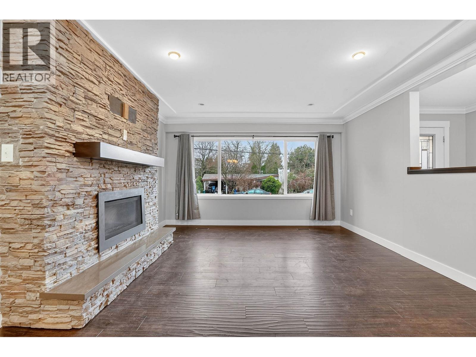 12106 214 Street, Maple Ridge, British Columbia  V2X 5E1 - Photo 4 - R3089559