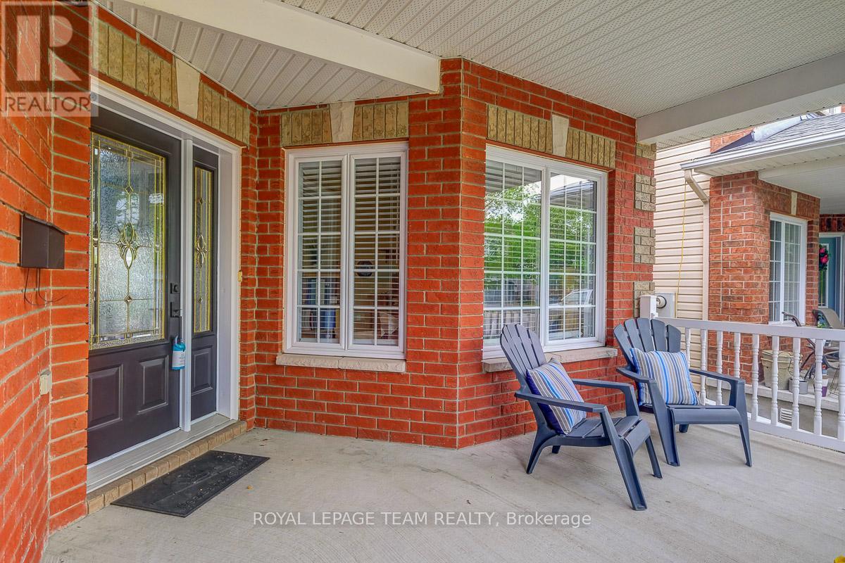 118 Oakfield Crescent, Ottawa, Ontario  K2J 5H6 - Photo 3 - X12785724